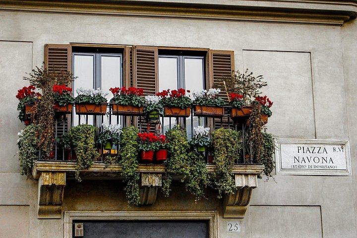 Immersive Underground and Piazzas Tour in Rome