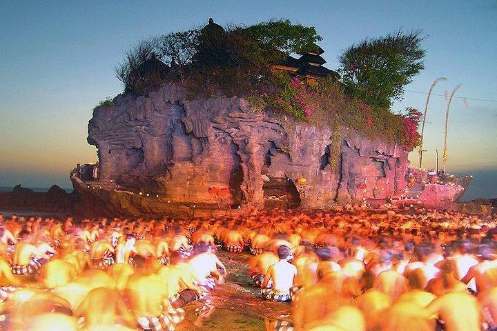 Tanah Lot Sunset Tour avec spectacle de Kecak et dîner