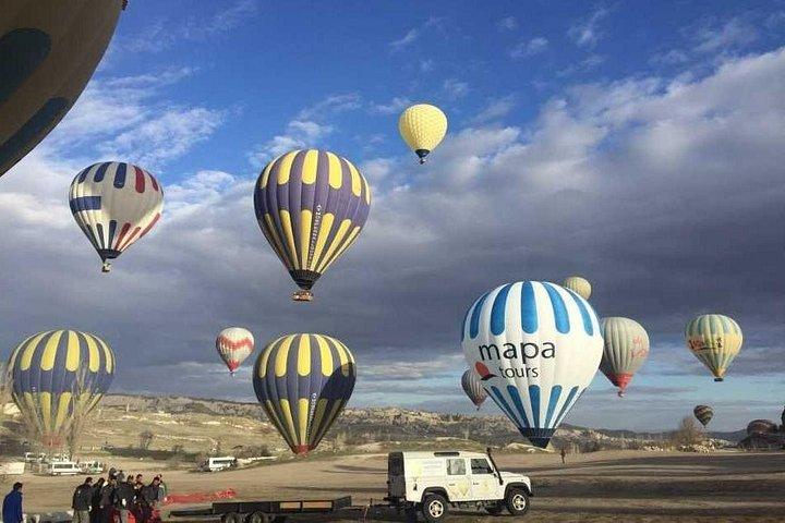 5-Day Istanbul and Cappadocia Tour with a Hot Air Balloon Flight