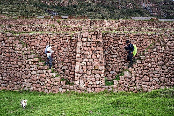 HuchuycoscoへのInca Trail（グループ出発）