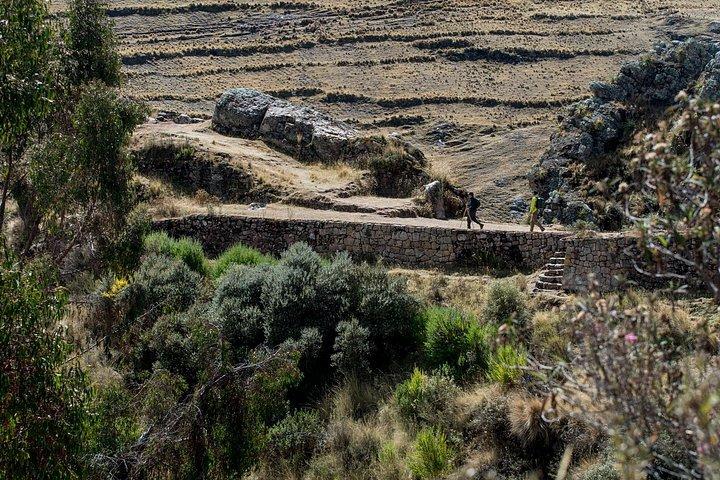 HuchuycoscoへのInca Trail（グループ出発）