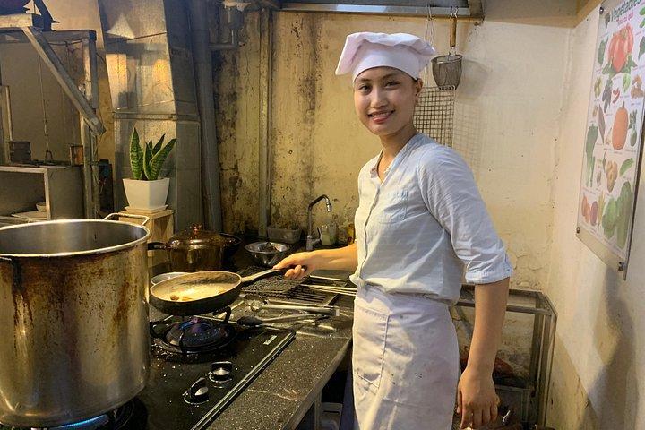 Local Market Tour and Private Cooking Class
