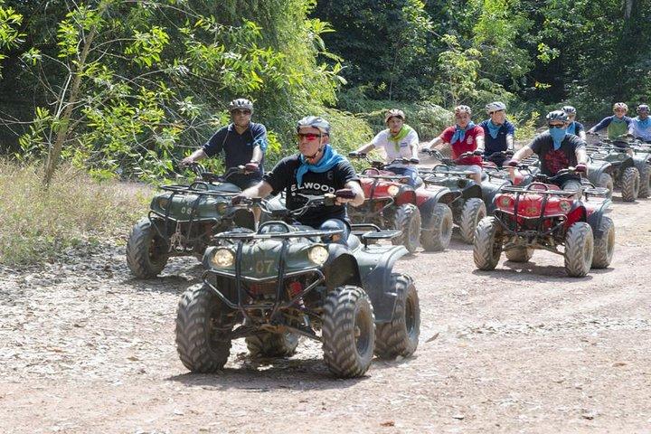 プーケットの素晴らしい ATV バイクと大仏ツアー