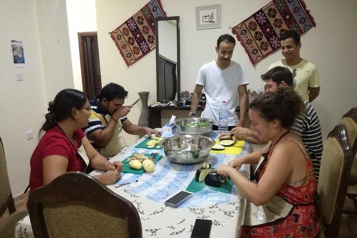 Suhaila (conectando a través de la cocina)