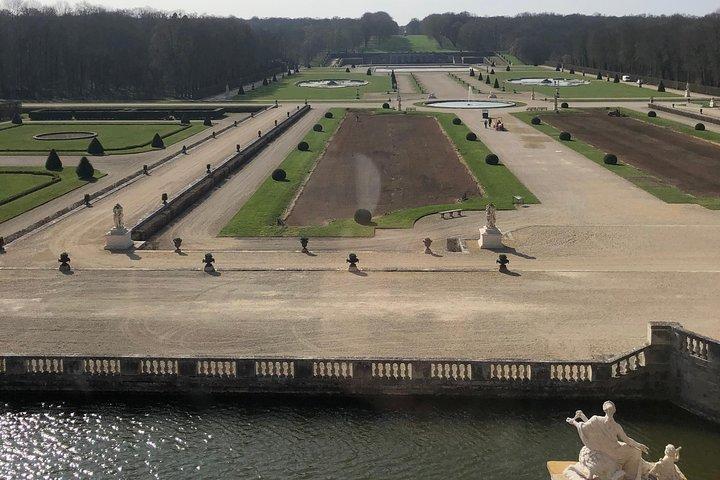 VAUX-LE-VICOMTE-プライベート日帰り旅行（パリのホテルでの送迎）