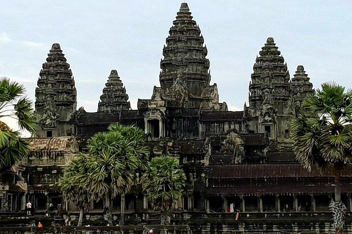 2-Day Private Siem Reap: Angkor Temples & Floating Village