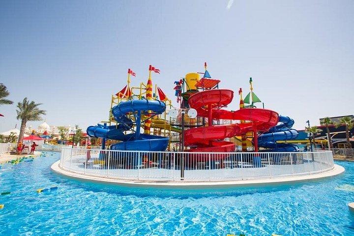 1 Day 1 Park (Motiongate or Legoland) with Private Transfer