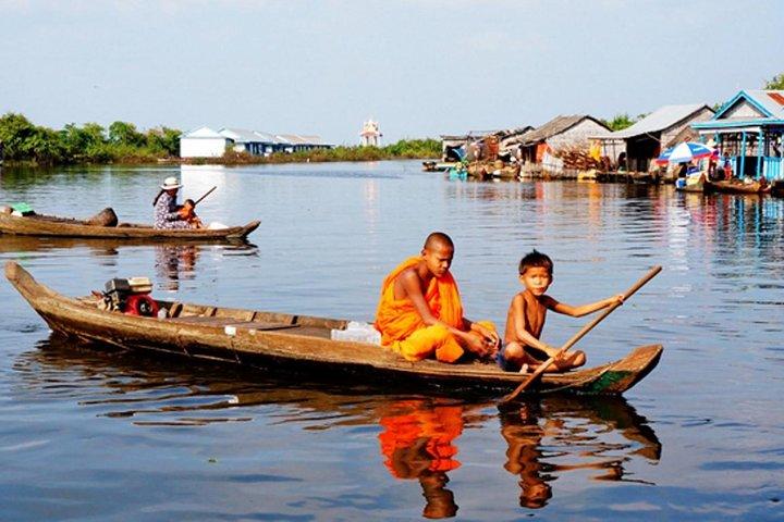 Templo Sambor Prei Kuk e passeios pelo lago Tonle Sap.