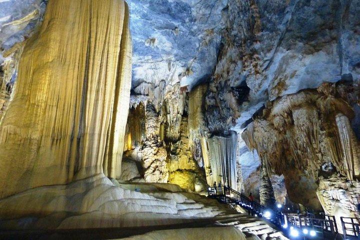 PHONG NHA & DARK Cave: フォンニャの日帰り洞窟ツアー