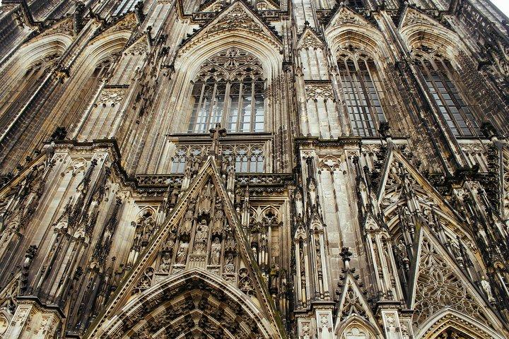 プロのガイドによるケルンのプライベートウォーキングツアー