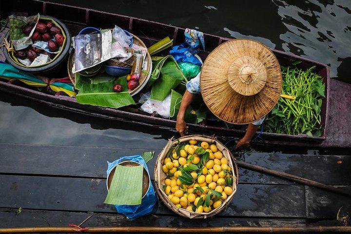 VIP privat pakke [Superpopulær Double Floating Market Tour] Damnoen Saduak + Amphawa + Maeklong Railway Market