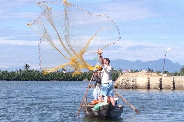 クルーズ船でのサンセット エコとバーベキュー ディナー