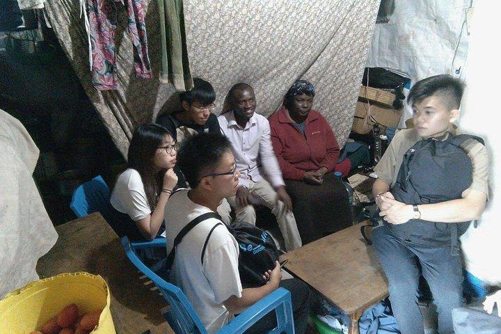 思い出に残る毎日のKIBERAスラム/地元の人々とのトイマーケットツアー（2時間）