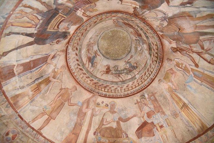 プロブディフからのトラキア王の谷とバラの谷への日帰り旅行