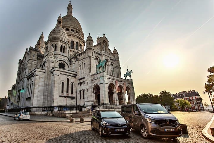 SUV Private Transfer: Charles de Gaulle Airport (CDG) to Paris