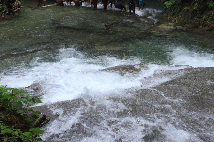 Benta River Falls und Rick's Cafe Day Adventure von Montego Bay