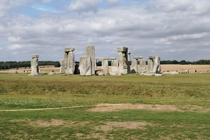 Stonehenge & Bath Private Day Tour from London