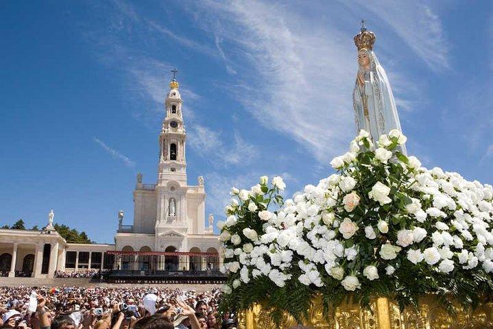 Fátima - Full Day Private Guided Tour from Lisbon by minivan