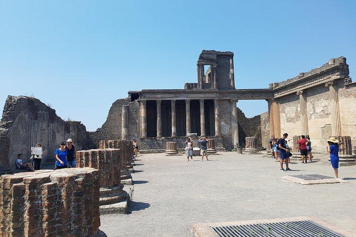 Visite privée d'une journée à Pompéi et Naples au départ de Rome avec billets d'entrée