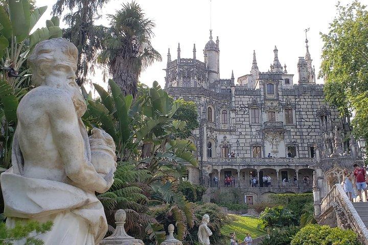De Sintra a Cascais: 2 palacios, 7 lugares de interés, excursión de 10 horas en grupo reducido.