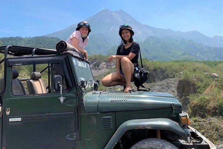 Yogyakarta Jeep Lava Tour Merapi mit Englisch / Niederländisch / Italienisch / Französisch Guide