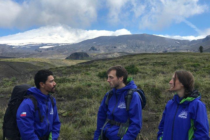 トレッキングミラドールエル火山+幾何学的な温泉