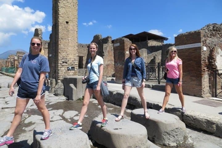 Pompeii, Amalfi and Ravello Day Tour by Private Transport