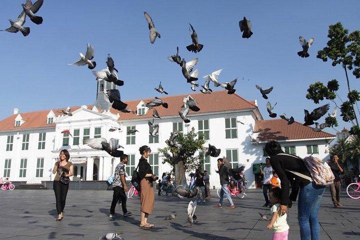 Jakarta Tour With Guide inkluderer frokost