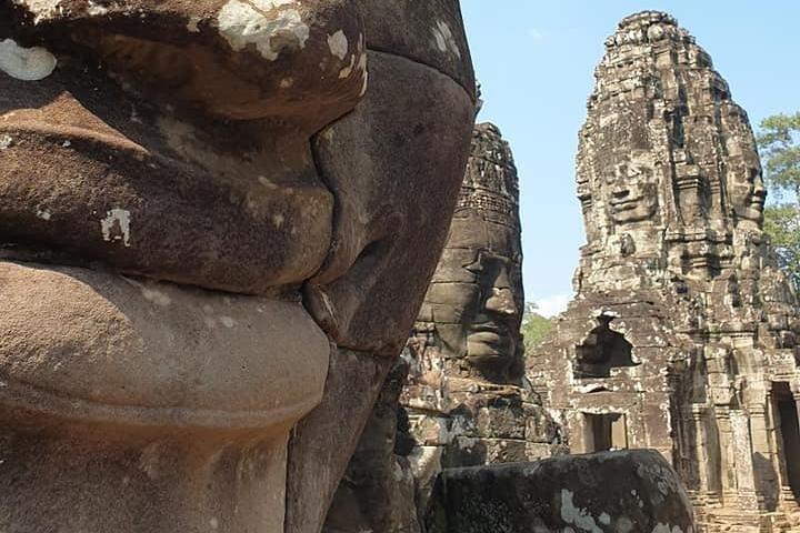 Angkor og vandfald