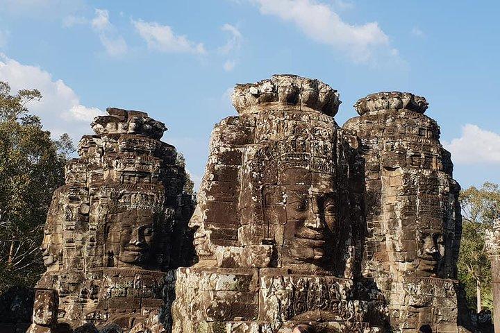 Angkor og vandfald