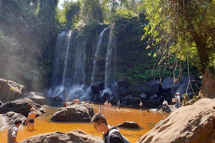 Angkor og vandfald