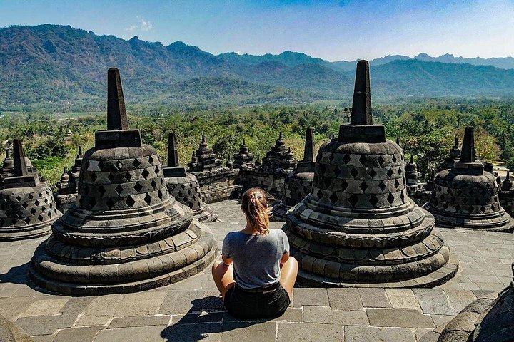 Private Yogyakarta 4 Temple Tour with English/Italia/French Guide