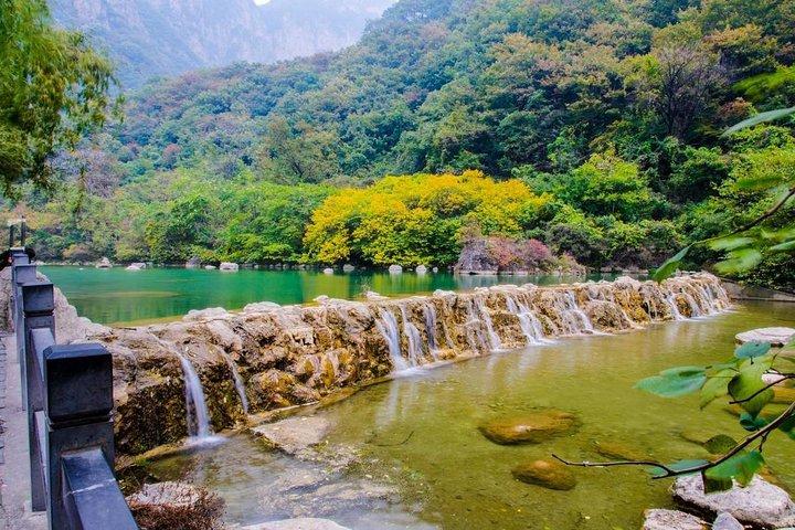 Excursion d’une journée privée à Xi’an dans le géoparc de la montagne Yuntai dans le Henan en train à grande vitesse