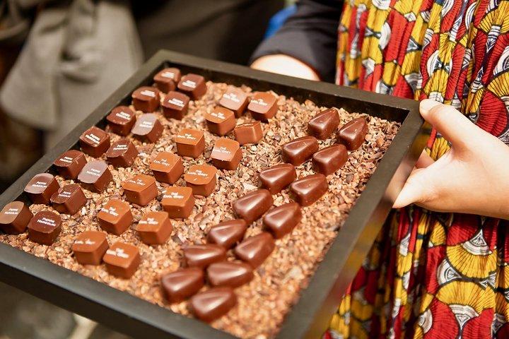 空腹のメアリーのブリュッセルでの有名なビールとチョコレート ツアー