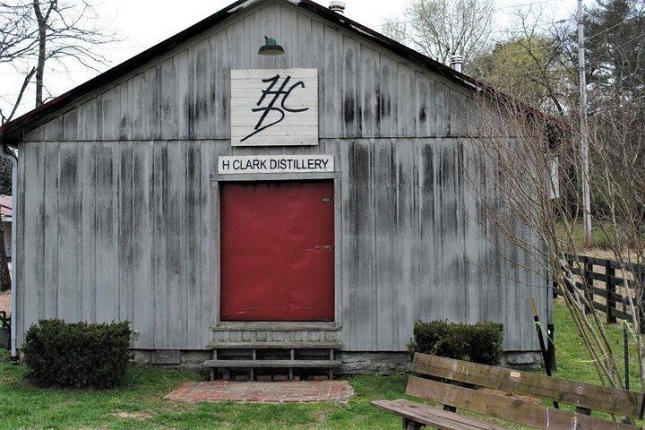 Tennessee Whiskey Experience: Bus Tour with 11+ Whiskey Tastings