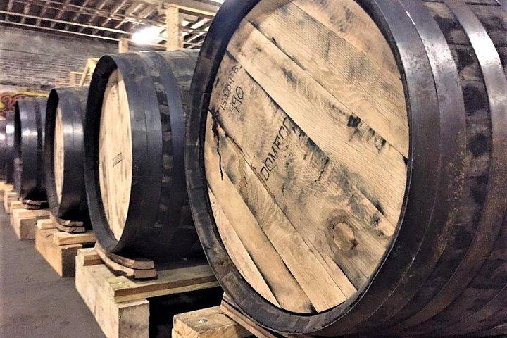 Tennessee Whiskey Experience: Bus Tour with 11+ Whiskey Tastings