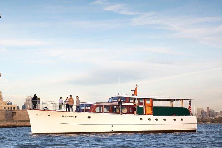 Croisière de feuillage d'automne sur le yacht pleine lune au départ de Chelsea Piers