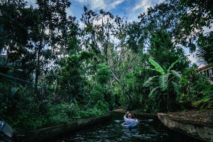 Excursão ao pôr do sol de caiaque claro pela cadeia de lagos de Winter Park