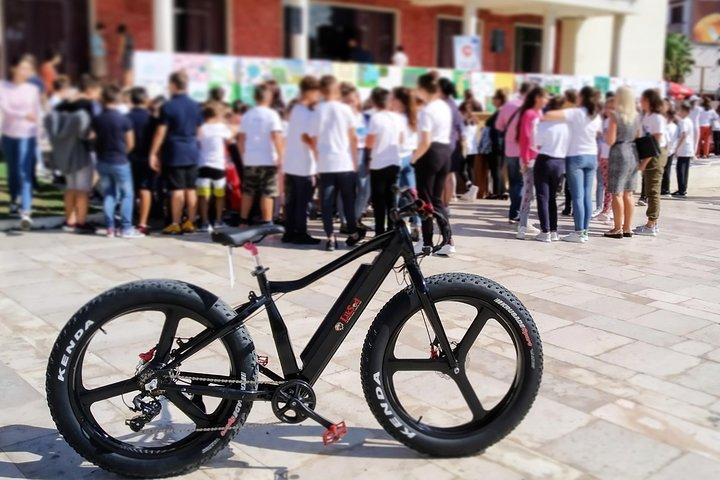 Das komplette Tirana Erlebnis : Kultur, Natur mit dem E-Bike
