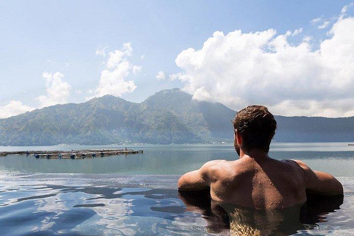 プライベートツアーでめぐる火山のバトゥール山トレッキング。天然温泉付き。日帰り。