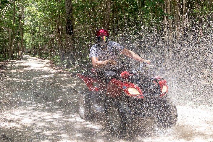 ATV Mud Kicking e Snorkeling de barco em Cozumel