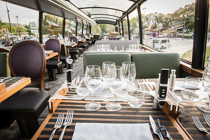 Paris Bustronome Gourmet Pranzo turistico su un autobus panoramico