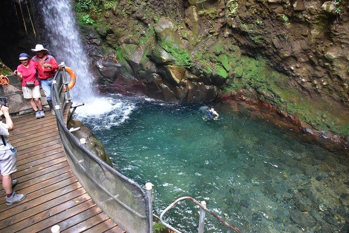 Vulkan-Wasserfall und Hot Springs Private Tour