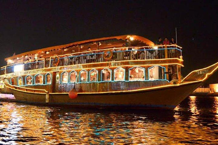 Crociera in Dhow con cena al porto turistico