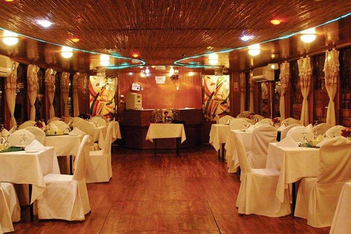 Crociera in Dhow con cena al porto turistico