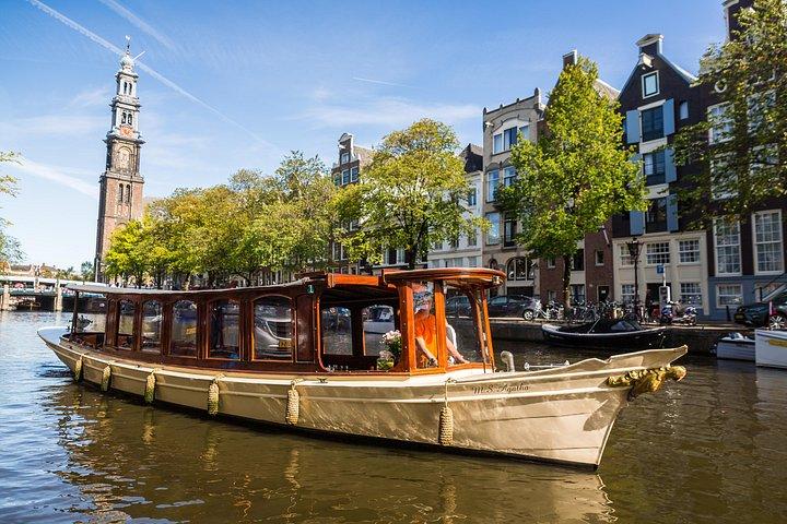 Amsterdam : Romantische Kanalrundfahrt mit optionalen Bubbles & Bites