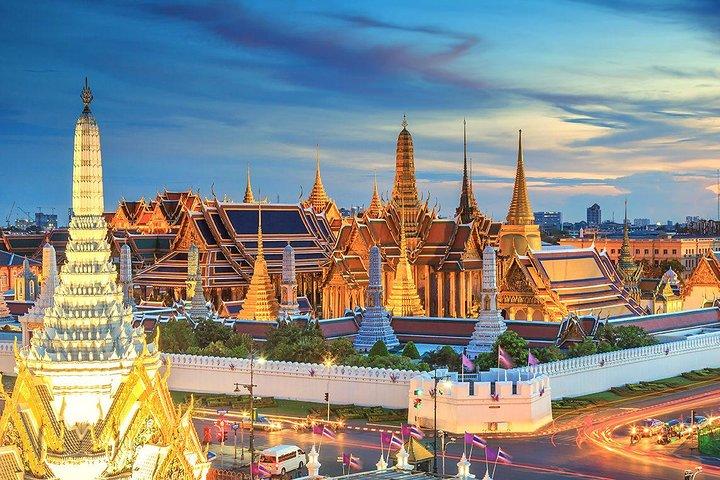 Bangkok por la noche: Tour privado por la ciudad de Tuk-Tuk (SHA+)