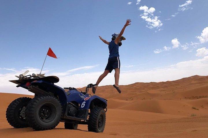 La mejor aventura en el desierto: ¡quads, buggies, motos y camellos!