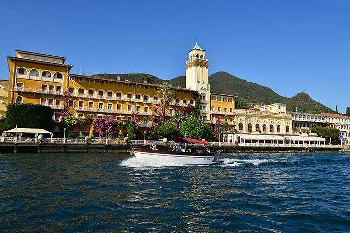 Private boat tour to Isola del Garda and surroundings.