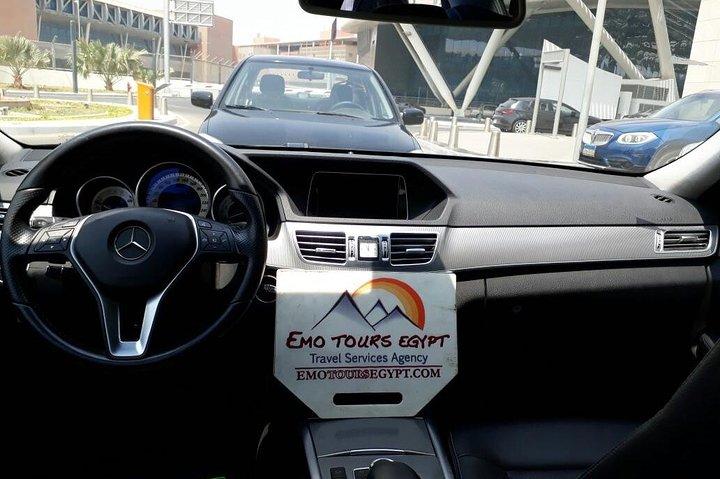 Transferts privés du Caire et de Gizeh à l'aéroport du Caire